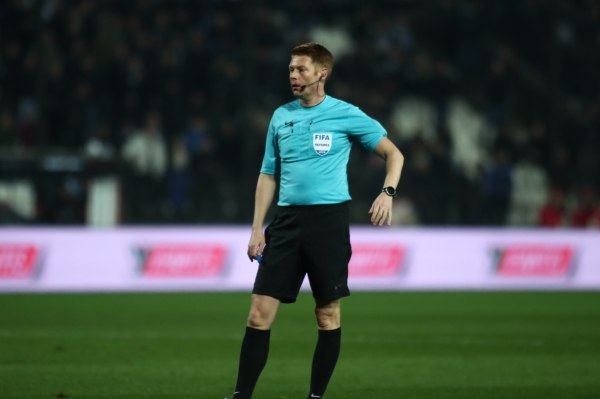 Μπάγερν: Έξαλλος ο Χένες με τον διαιτητή, ο οποίος παραδέχθηκε λάθος του