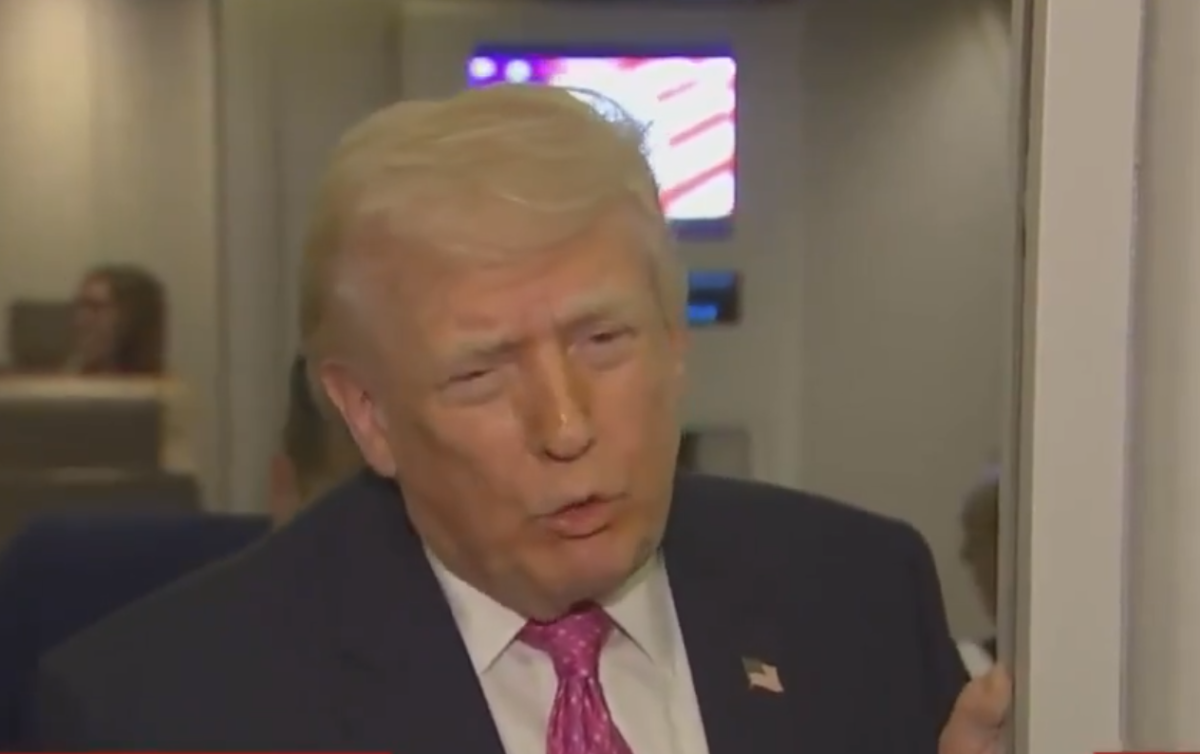 «Αλλαγή καθεστώτος» στο Ιράν που μας έδωσε «από σεβασμό» 20 τάνκερ με πετρέλαιο, δηλώνει ο Τραμπ