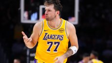 Ο Ντόντσιτς στα… παπούτσια του Τζόρνταν: Ο «Λούκα Μάτζικ» διαλύει όλα τα ρεκόρ στο NBA (vid, pics)