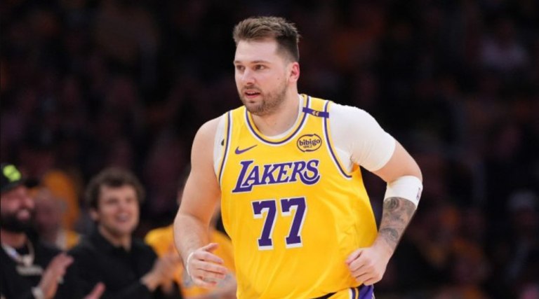 NBA: Ήττα με κάτω τα χέρια για τους Μπακς (128-96), νίκη με 60άρη Ντόντσιτς για τους Λέικερς (126-134)