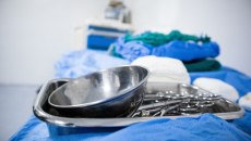 «Η ζωή μου είναι ρομποτική»: 45χρονη έχασε στομάχι και έντερο μετά από χειρουργική επέμβαση