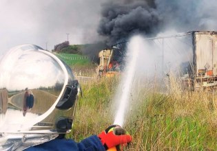 Θεσσαλονίκη: Βίντεο από τη μεγάλη φωτιά σε φορτηγό στην Εγνατία Οδό – Κάηκε ολοσχερώς