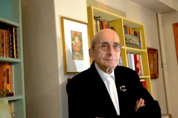 Μάνος Ελευθερίου: «Δυο μασουράκια ντεμισέ»