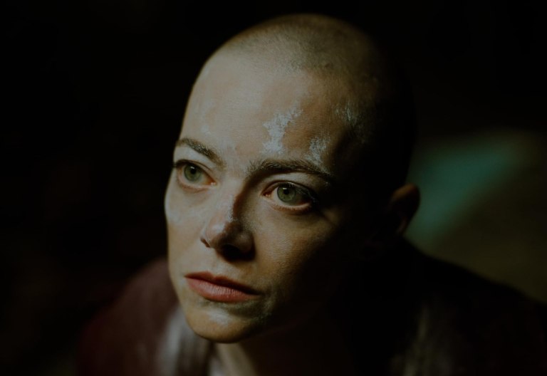 Bugonia: Γιατί η σκοτεινή αλληγορία του Γιώργου Λάνθιμου αξίζει Όσκαρ;