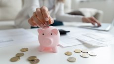 Voucher 750 ευρώ: Πότε ανοίγουν οι αιτήσεις – Ποιοι το δικαιούνται και πώς θα το πάρετε