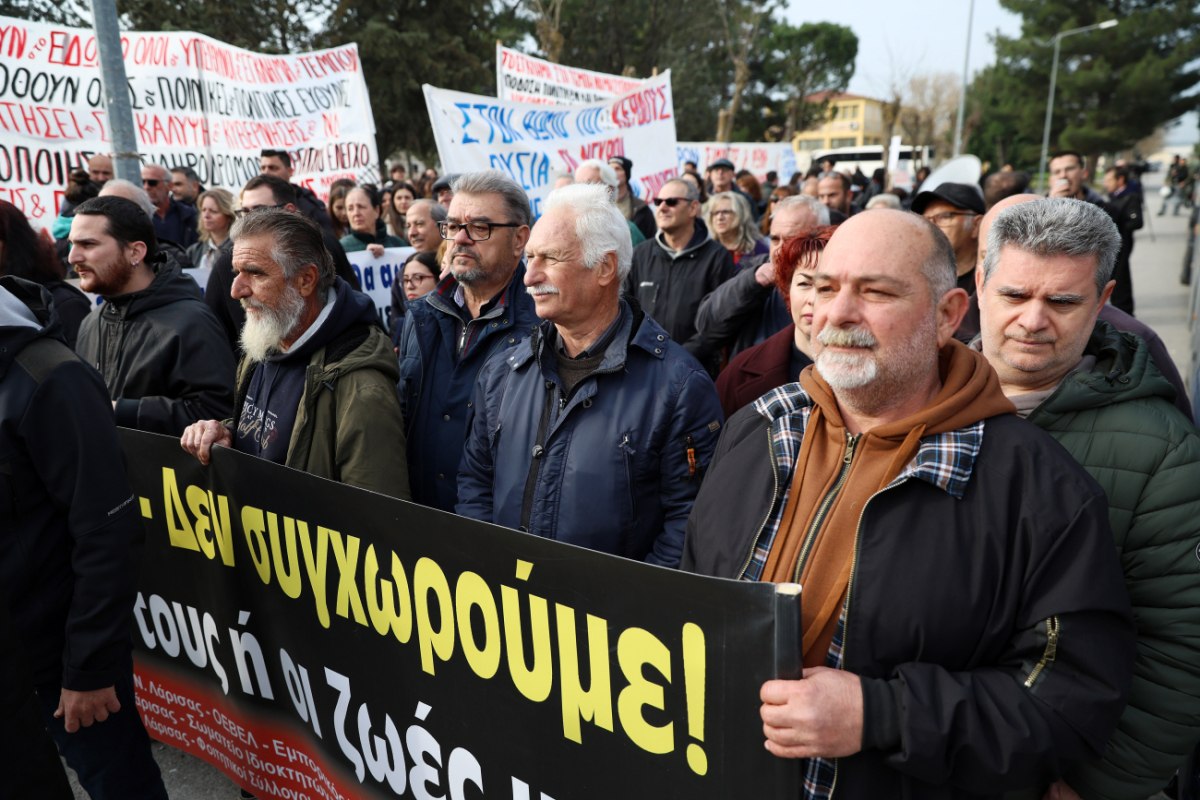 Ένταση στη δίκη για το έγκλημα των Τεμπών : Το δικαστήριο ζητά την απομάκρυνση των ΜΜΕ – Όλες οι εξελίξεις