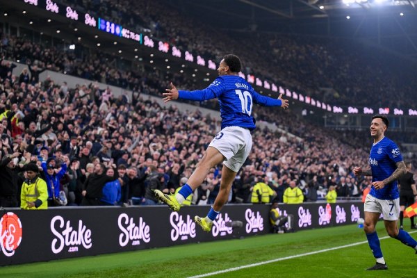 Σαρωτική η Έβερτον με Τσέλσι (3-0), βαθμός «ανάσα» για τη Λιντς με Μπρέντφορντ (0-0)