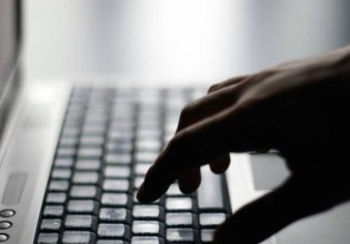 Θεσσαλονίκη: Ελεύθερος με περιοριστικούς όρους 22χρονος που κατείχε υλικό παιδικής πορνογραφίας