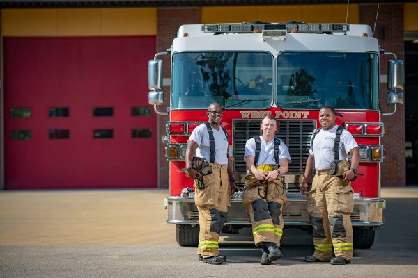 Βιοτέχνης ή πυροσβέστης; Η ΑΙ αναγκάζει του νέους να αλλάξουν επαγγελματικό προσανατολισμό