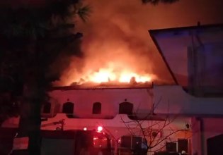 Φωτιά σε κτίριο στη Λαμία – Απεγκλωβίστηκε γυναίκα με τα δύο παιδιά της