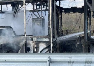 Θεσσαλονίκη: Φωτιά σε λεωφορείο του ΚΤΕΛ – Κάηκε ολοσχερώς