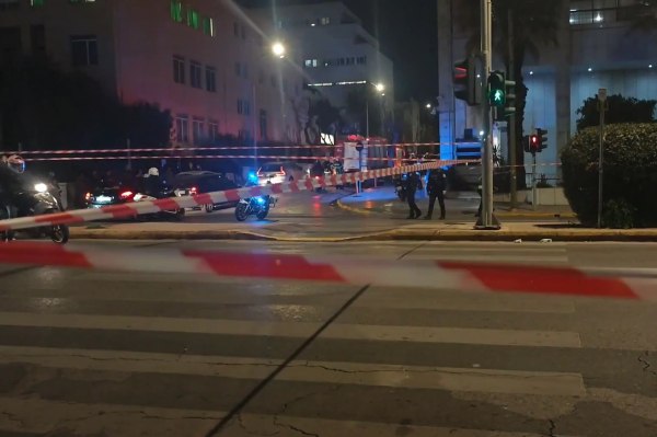 Συναγερμός στη ΓΑΔΑ – Eλεγχόμενη έκρηξη στο σακίδιο του 48χρονου – Είχε δυο χειροβομβίδες