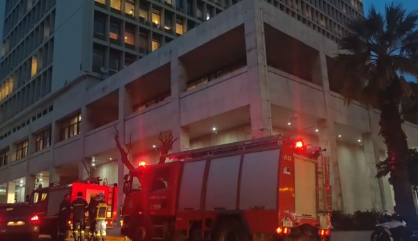 Συναγερμός στη ΓΑΔΑ – Συνελήφθη ο άνδρας που απειλούσε ότι θα προκαλέσει έκρηξη – Άνοιξε η λεωφόρος Αλεξάνδρας