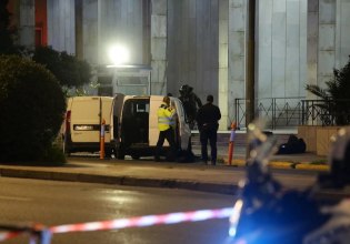 Με δύο χειροβομβίδες απειλούσε να επιτεθεί στη ΓΑΔΑ ο 48χρονος από το Σουδάν – Η ανακοίνωση της ΕΛ.ΑΣ.