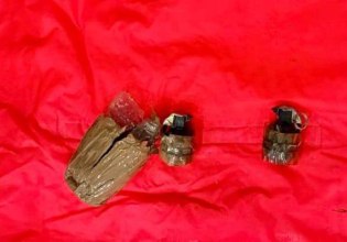 Ναρκωτικά, όπλα, κλοπές – 15 φορές είχε συλληφθεί ο 48χρονος που απειλούσε με χειροβομβίδες έξω από τη ΓΑΔΑ