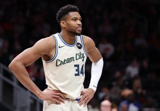 Μπακς – Χοκς 113-131: Πάλευε μόνος του ο Αντετοκούνμπο, αλλά το Μιλγουόκι ηττήθηκε ξανά