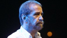 Ένα αφιέρωμα στον Αντώνη Καλογιάννη, τον καλλιτέχνη που εξέφρασε και συγκίνησε μια ολόκληρη εποχή