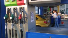 Μετρητά ή ψηφιακή κάρτα; Δείτε πώς συμφέρει να λάβετε το Fuel Pass