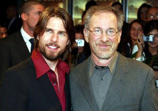 Ο Στίβεν Σπίλμπεργκ αποκαλύπτει πώς είναι να δουλεύεις με τον Τομ Κρουζ