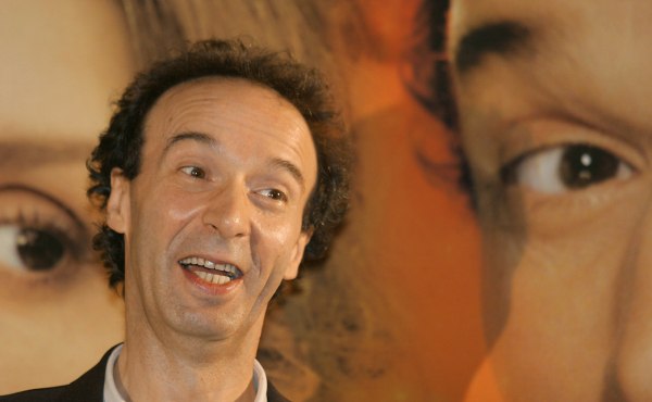 «Πώς μπορούμε ακόμη να μιλάμε για πόλεμο;»: Ο Ρομπέρτο Μπενίνι έγινε viral με το πιο σημαντικό μήνυμα των ημερών