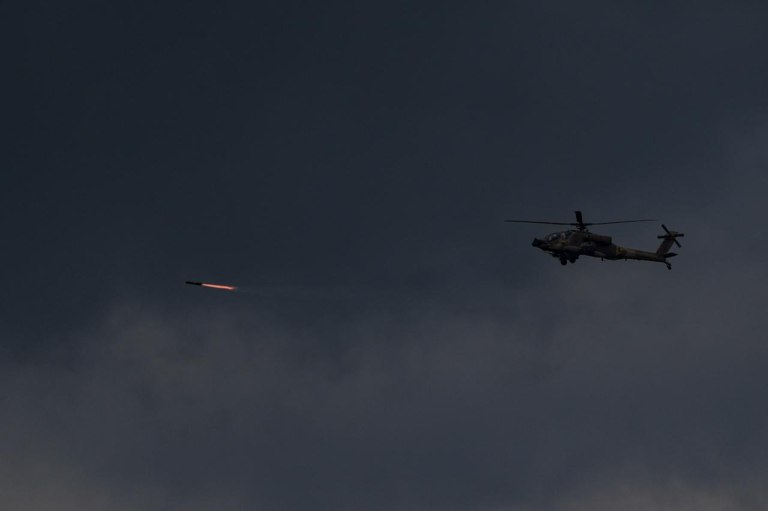 Λίβανος: Η Χεμζπολά ισχυρίζεται ότι δίνει μάχη με καταδρομείς του Ισραήλ που μεταφέρθηκαν με ελικόπτερα