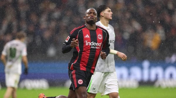 LIVE: Ζανκτ Πάουλι – Άιντραχτ Φρανκφούρτης