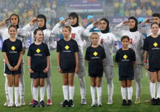 «Προδότριες εν καιρώ πολέμου»: Στο στόχαστρο του καθεστώτος η γυναικεία εθνική ομάδα ποδοσφαίρου του Ιράν (vids)