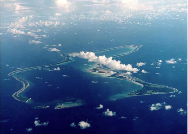 Ιράν: Εκτόξευσε βαλλιστικούς πυραύλους εναντίον της βάσης Ντιέγκο Γκαρσία στον Ινδικό Ωκεανό, γράφει η WSJ