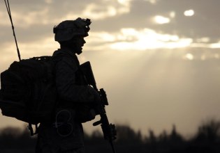 Πόσα τρισ. θα κοστίσει στις ΗΠΑ η επίθεση στο Ιράν; – «Θα πληρώνουν ακόμα και τα δισέγγονά μας»