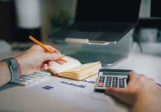 Aπεργούν σήμερα οι εργαζόμενοι στις φορολογικές υπηρεσίες