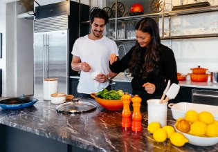 Διατροφή: Το μαγείρεμα στο σπίτι κάνει καλό