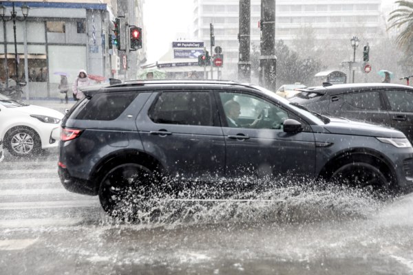 Καιρός: Βροχές, καταιγίδες, χιόνια και πτώση της θερμοκρασίας τη νέα εβδομάδα