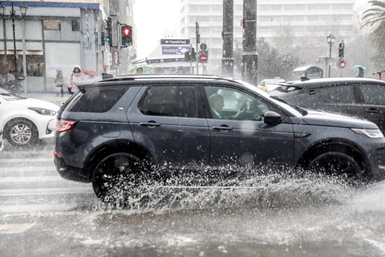Καιρός: Βροχές, καταιγίδες, χιόνια και πτώση της θερμοκρασίας τη νέα εβδομάδα
