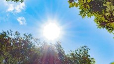 Καιρός: Παραμένει το ανοιξιάτικο σκηνικό την Κυριακή στις περισσότερες περιοχές – Πού θα βρέξει