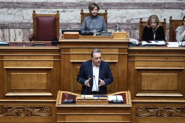 Φάμελλος: Τροπολογίες του ΣΥΡΙΖΑ για μείωση του Ειδικού Φόρου Κατανάλωσης στα καύσιμα