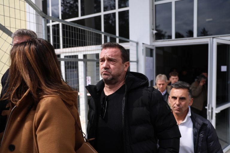 Τέμπη: Αντίθετος ο Πλακιάς στο ενδεχόμενο αλλαγής αίθουσας για τη δίκη – «Όποιος το κάνει θα με βρει απέναντι»