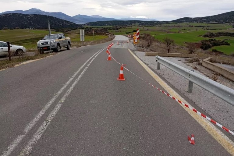 Υποχώρησε οδόστρωμα σε περιφερειακό οδικό δίκτυο