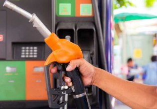 Φουντώνει η πολιτική κόντρα με φόντο τις οικονομικές επιπτώσεις του πολέμου στη Μέση Ανατολή