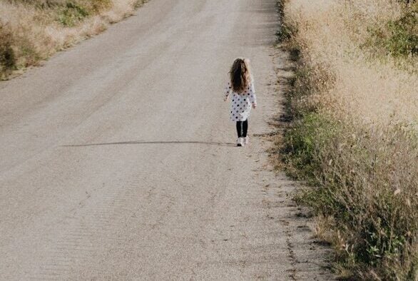 Mαρούσι: «Η 4χρονη είχε δάκρυα στα μάτια, είπε ότι μάλωσαν οι γονείς της» – Τι λέει ο οδηγός ταξί την εντόπισε