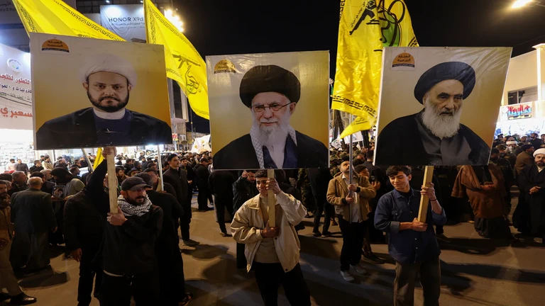 Η ανατομία του πένθους στο Ιράν – Πώς η κηδεία Χαμενεΐ κρίνει την επιβίωση του καθεστώτος