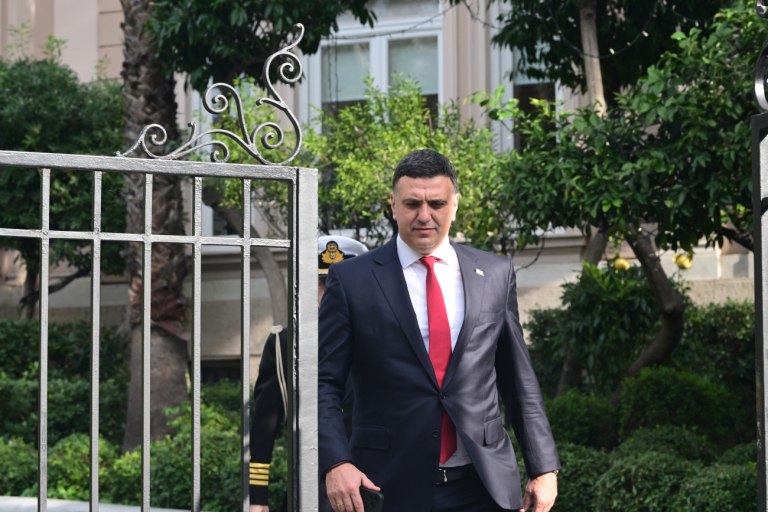 Κικίλιας: Προτροπή στους υπευθύνους «να βρουν τρόπο να λυθεί το πρόβλημα» με την αίθουσα στη δίκη των Τεμπών