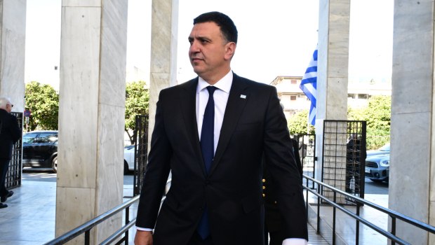 Β. Κικίλιας: Σε αυξημένη επιχειρησιακή ετοιμότητα το υπουργείο Ναυτιλίας – Τα βλέμματα στα Στενά του Ορμούζ