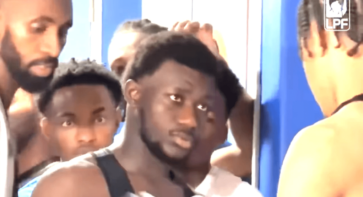 Οι παίκτες της Μαυριτανίας έκαναν σαν… τρελοί για τον Μέσι – Πήρε τη φανέλα του ο Κοϊτά (vid)