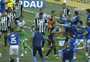 Ανεπανάληπτο ξύλο στο Κρουζέιρο-Ατλέτικο Μινέιρο – Απέβαλε 23 παίκτες ο διαιτητής! (vid)