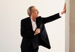 Αλ Τσαντίρι Νιουζ: Η σάτιρα επιστρέφει απόψε με καλεσμένο τον Γιάννη Κότσιρα