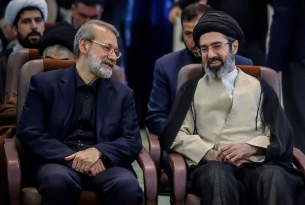 «Οι εγκληματίες δολοφόνοι θα πρέπει να πληρώσουν σύντομα» προειδοποίησε ο Χαμενεΐ για τη δολοφονία Λαριτζανί