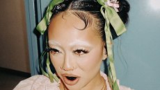 Tα μαύρα δόντια επιστρέφουν κόντρα στα δυτικά πρότυπα ομορφιάς