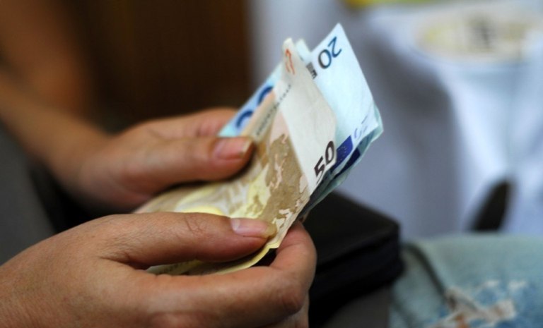 «Κλειδώνει» την Πέμπτη o κατώτατος μισθός – Πού θα φτάσει