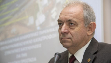 Ανησυχία Λέκκα για τα κτίρια στο Αγιο Ορος – Τι είπε για την πολύμηνη σεισμική δραστηριότητα