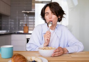 Στην πυρά: Επτά τροφές που καίνε το λίπος